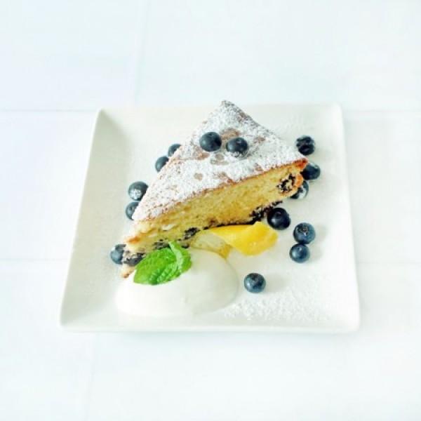 Blueberry & Greek Yoghurt Cake NZ | Meadow Fresh